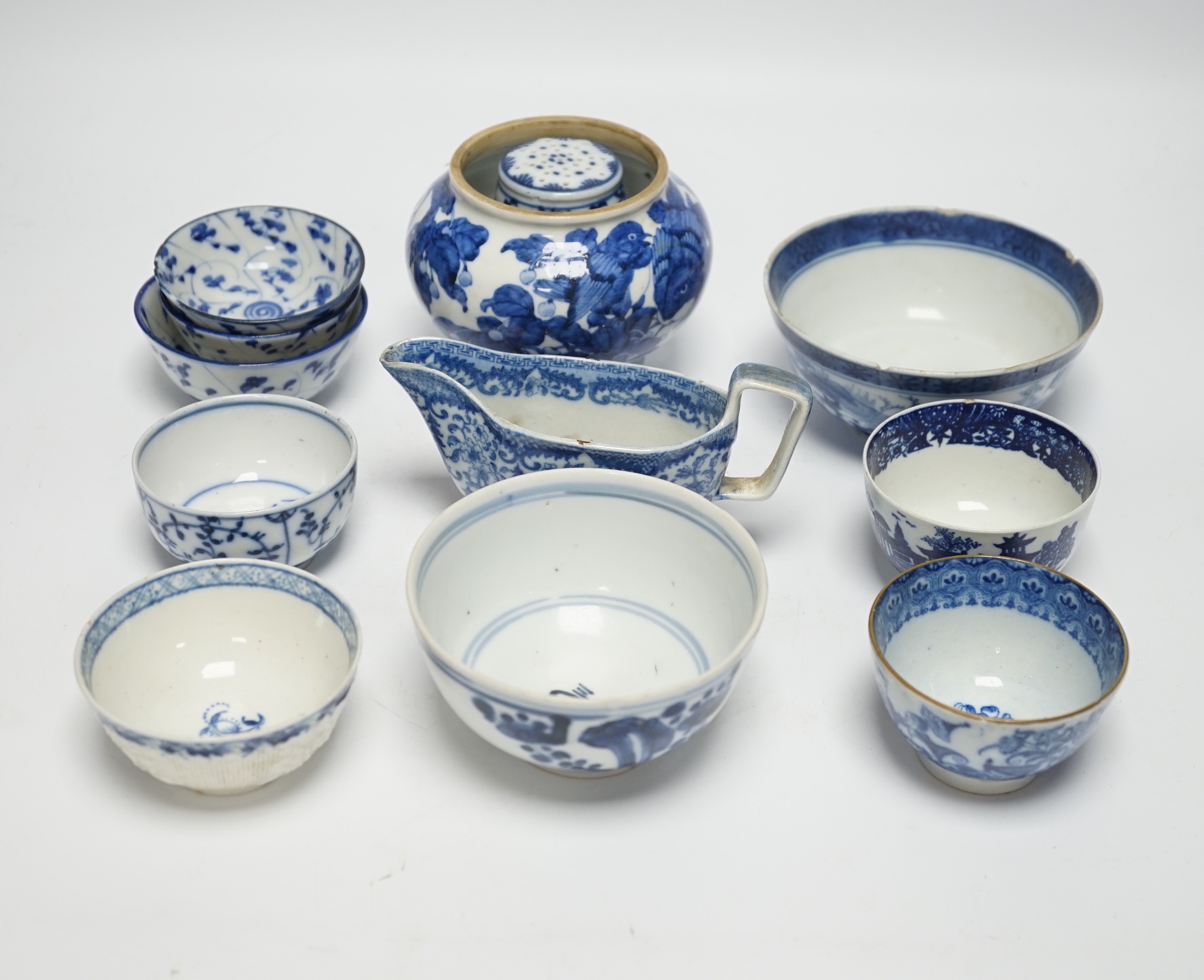 A group of Chinese blue and white tea bowls etc, 19th century and later (12)